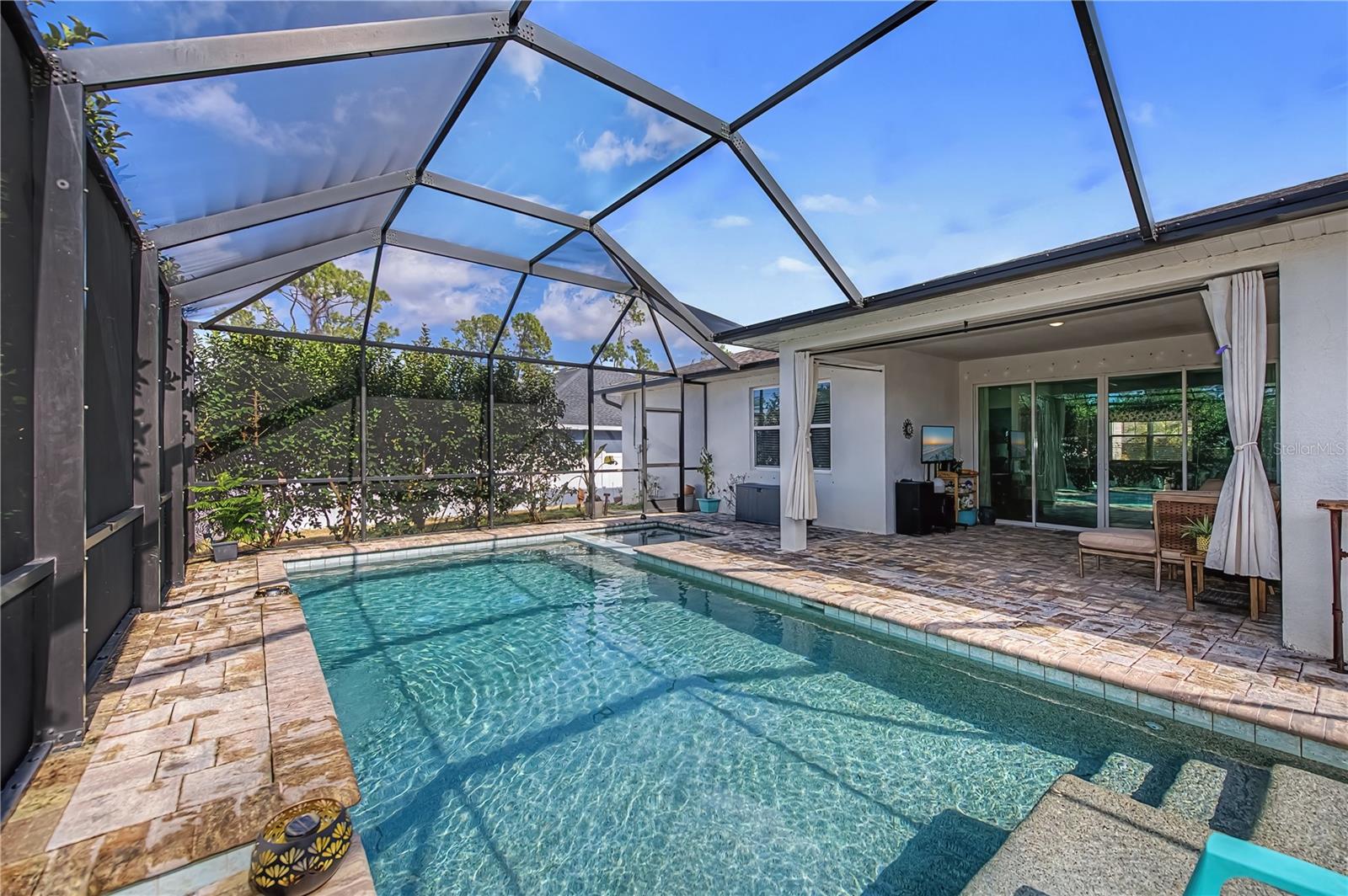 Image 49 of 64 For 2581 Ananas Road