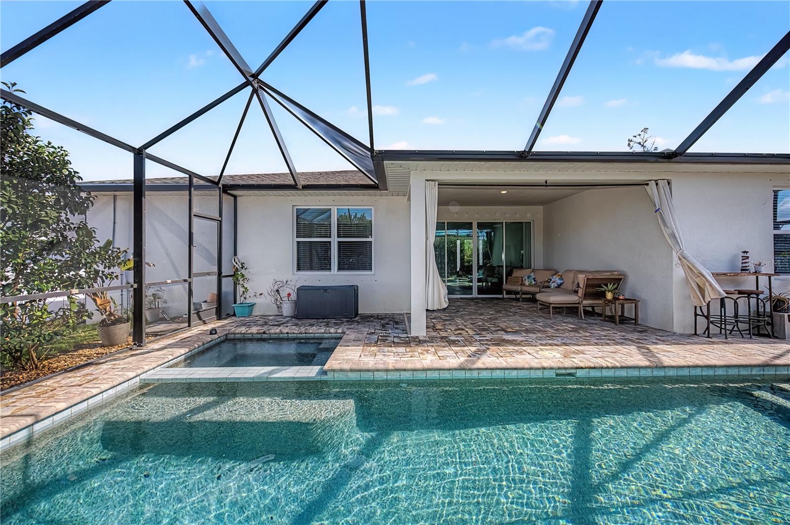 Image 52 of 64 For 2581 Ananas Road