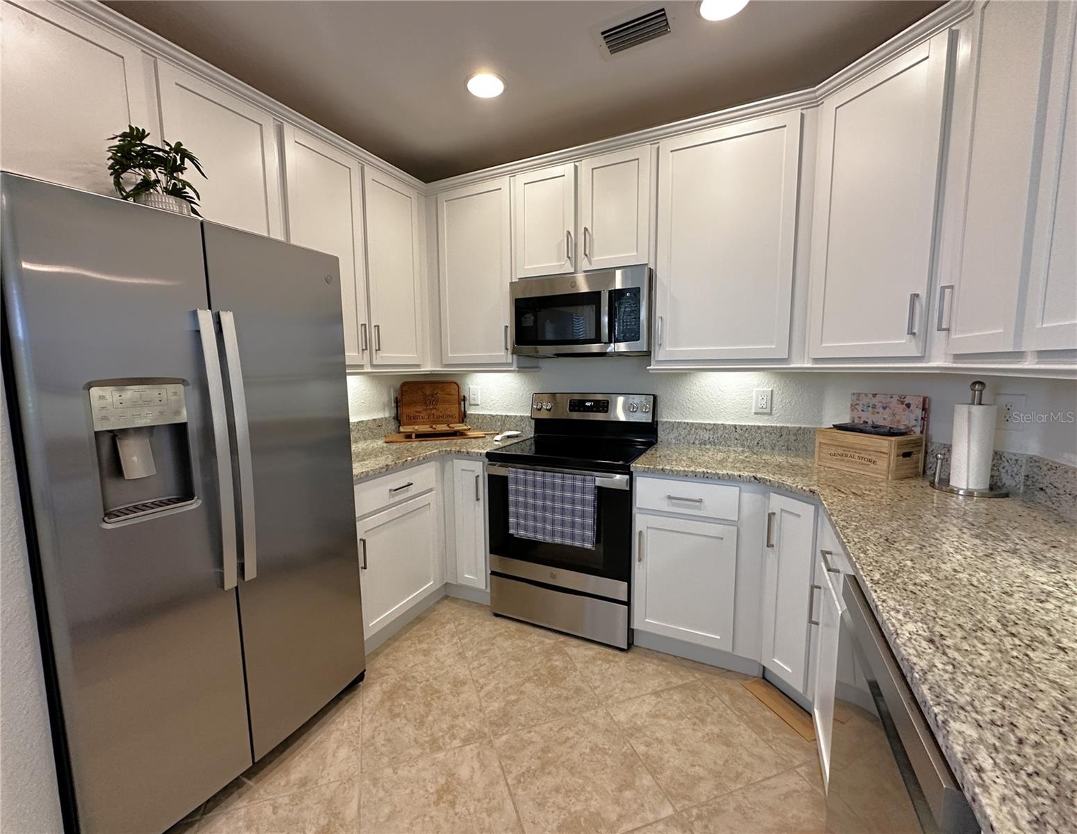 Image 18 of 83 For 14073 Black Beauty Drive 1012