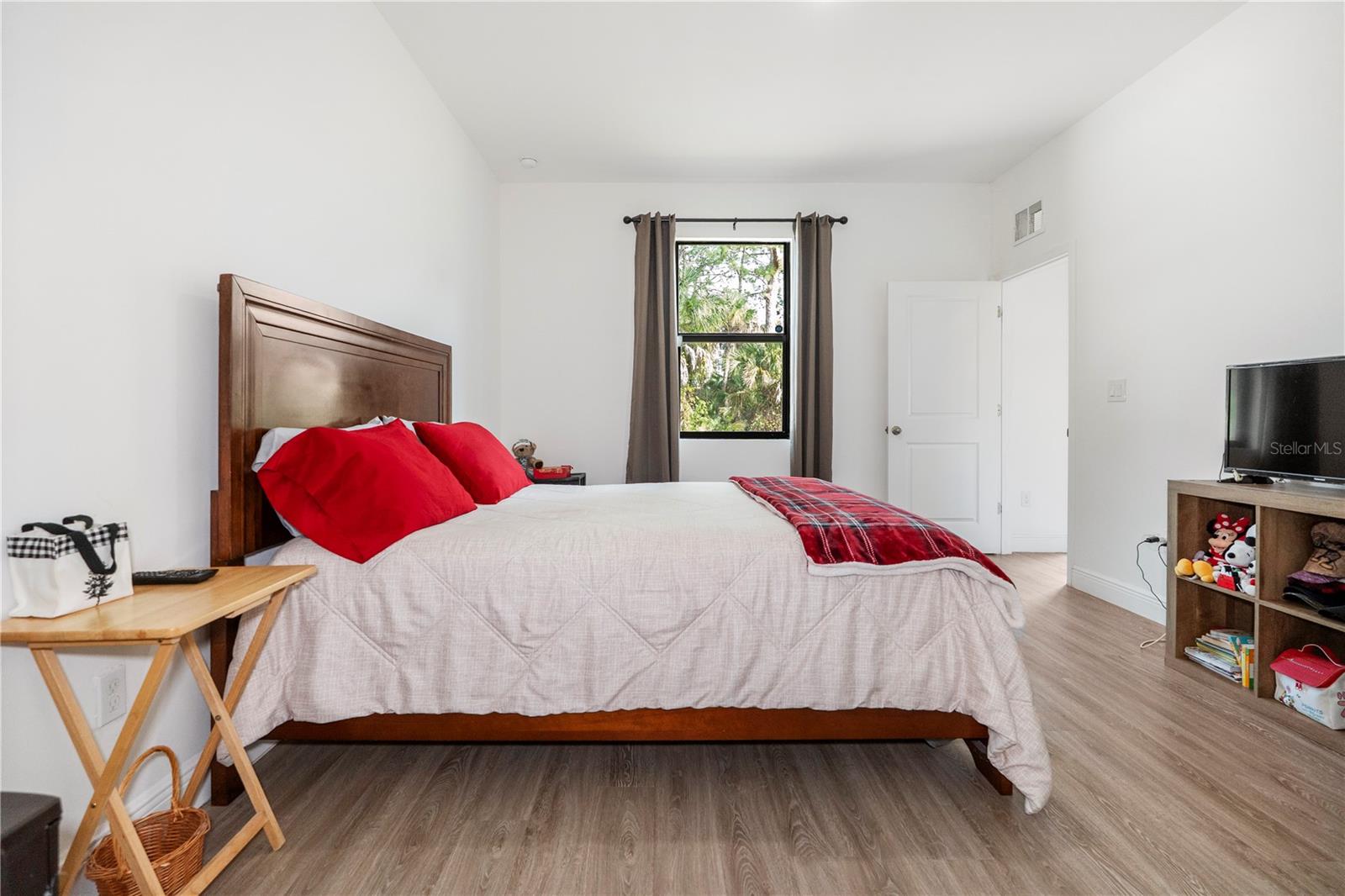 Image 10 of 47 For 8031 Sandy Cir