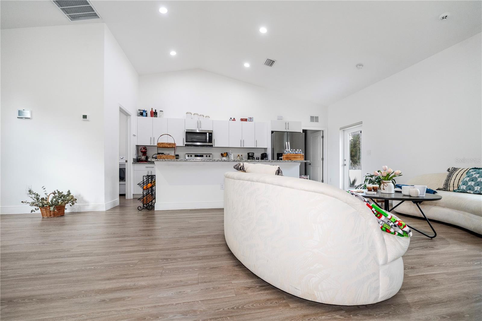 Image 18 of 47 For 8031 Sandy Cir