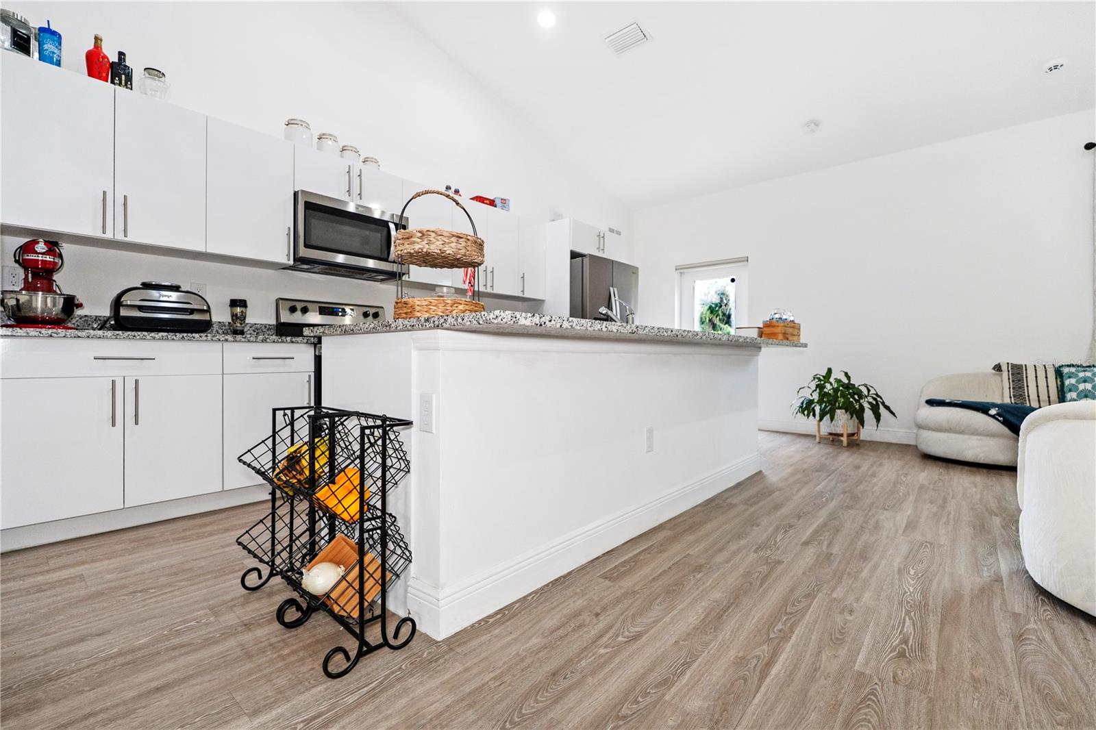 Image 19 of 47 For 8031 Sandy Cir