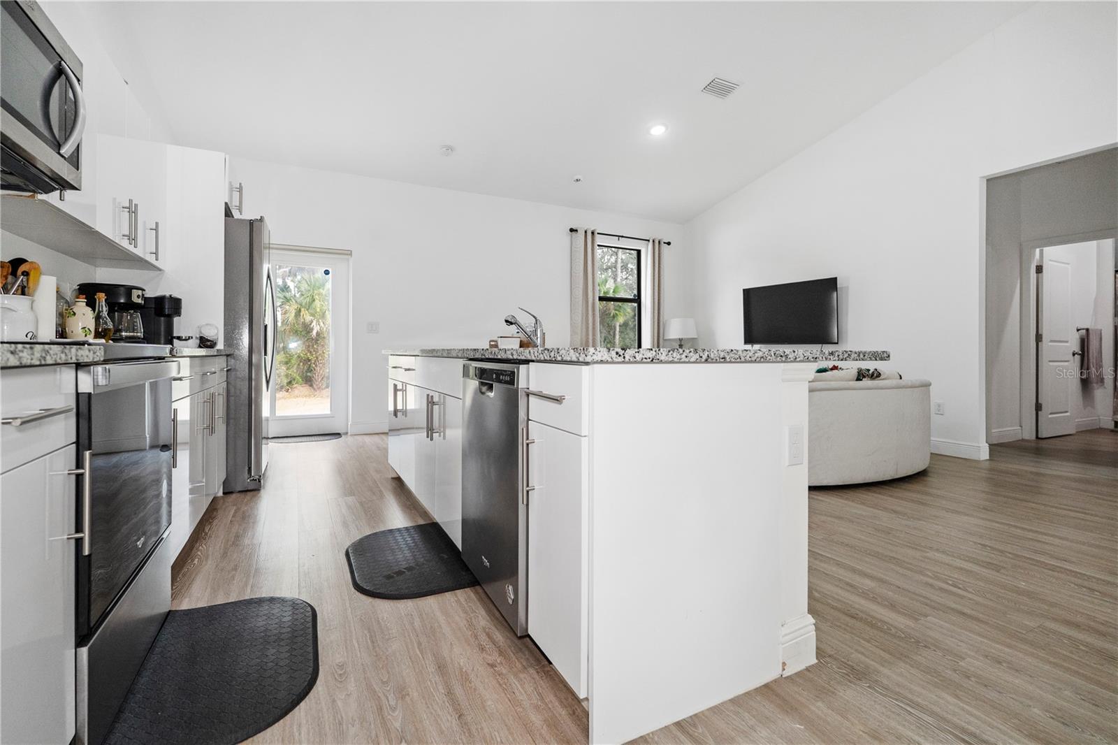 Image 5 of 47 For 8031 Sandy Cir