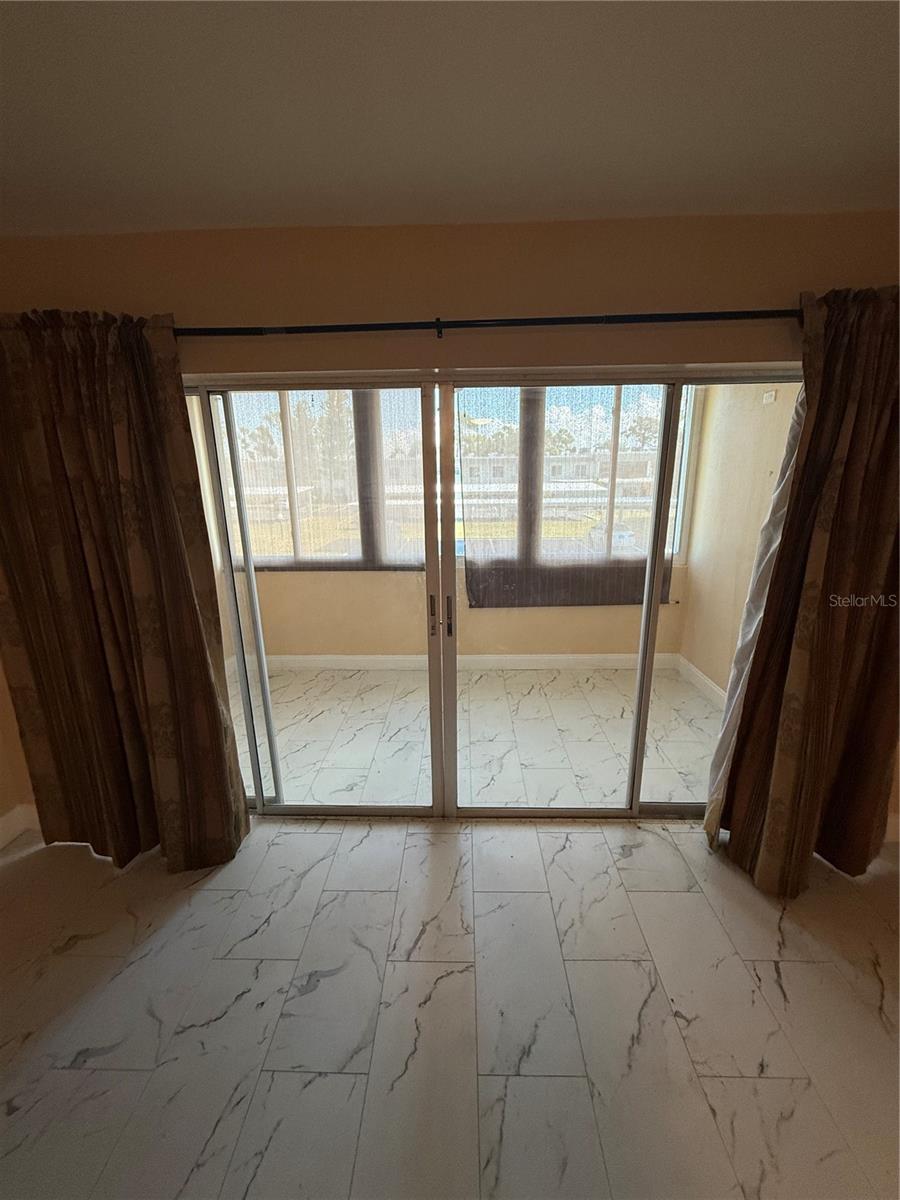 Image 11 of 17 For 21280 Brinson Avenue 203