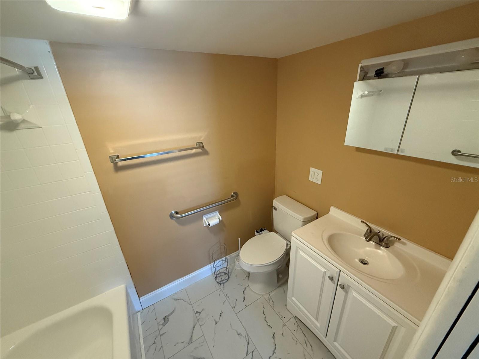 Image 17 of 17 For 21280 Brinson Avenue 203