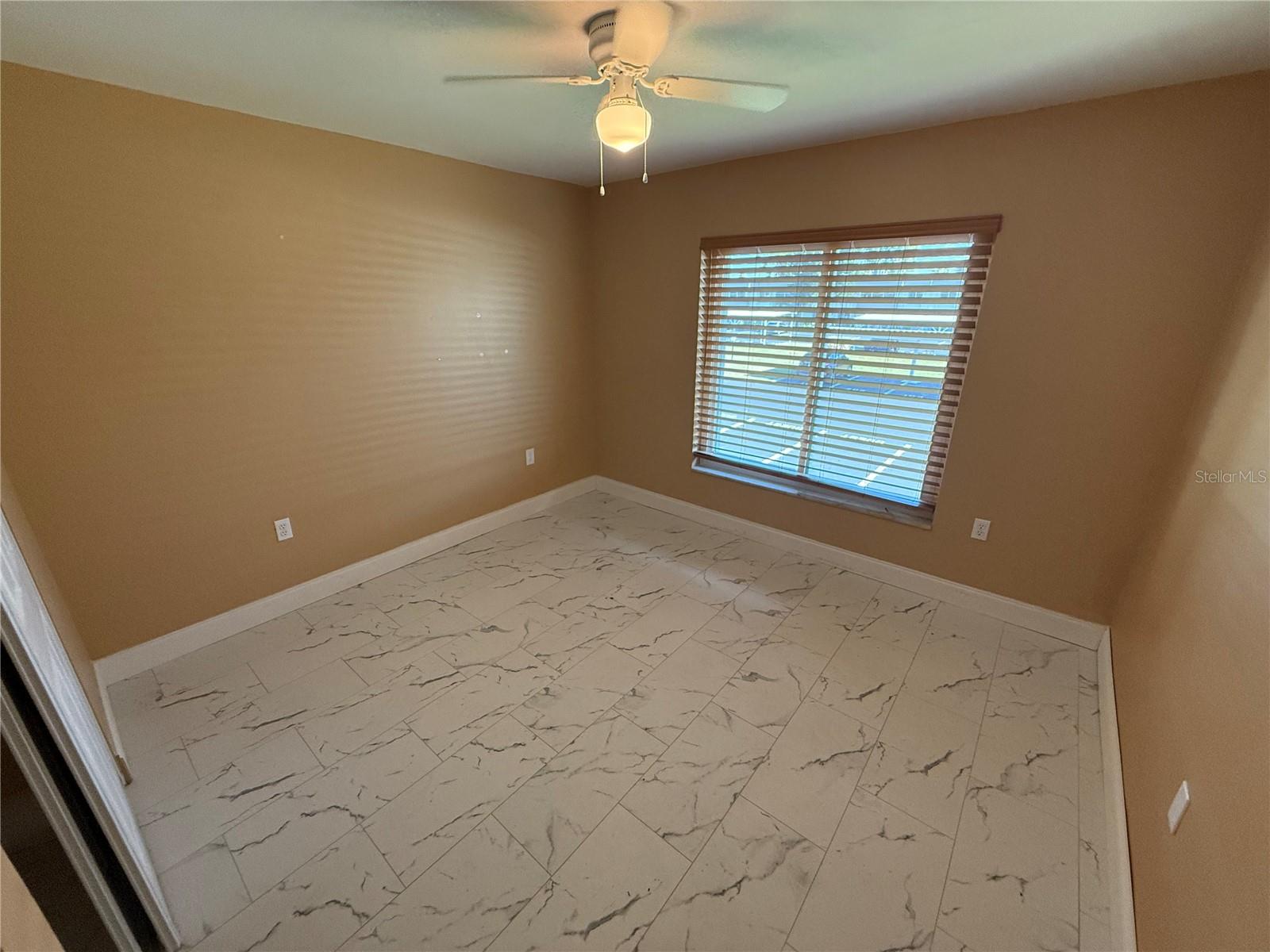 Image 4 of 17 For 21280 Brinson Avenue 203