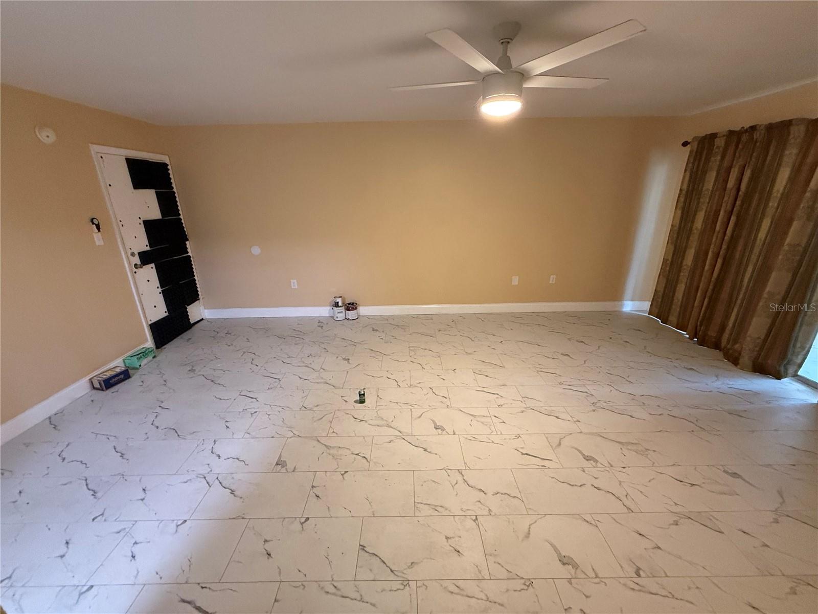 Image 8 of 17 For 21280 Brinson Avenue 203