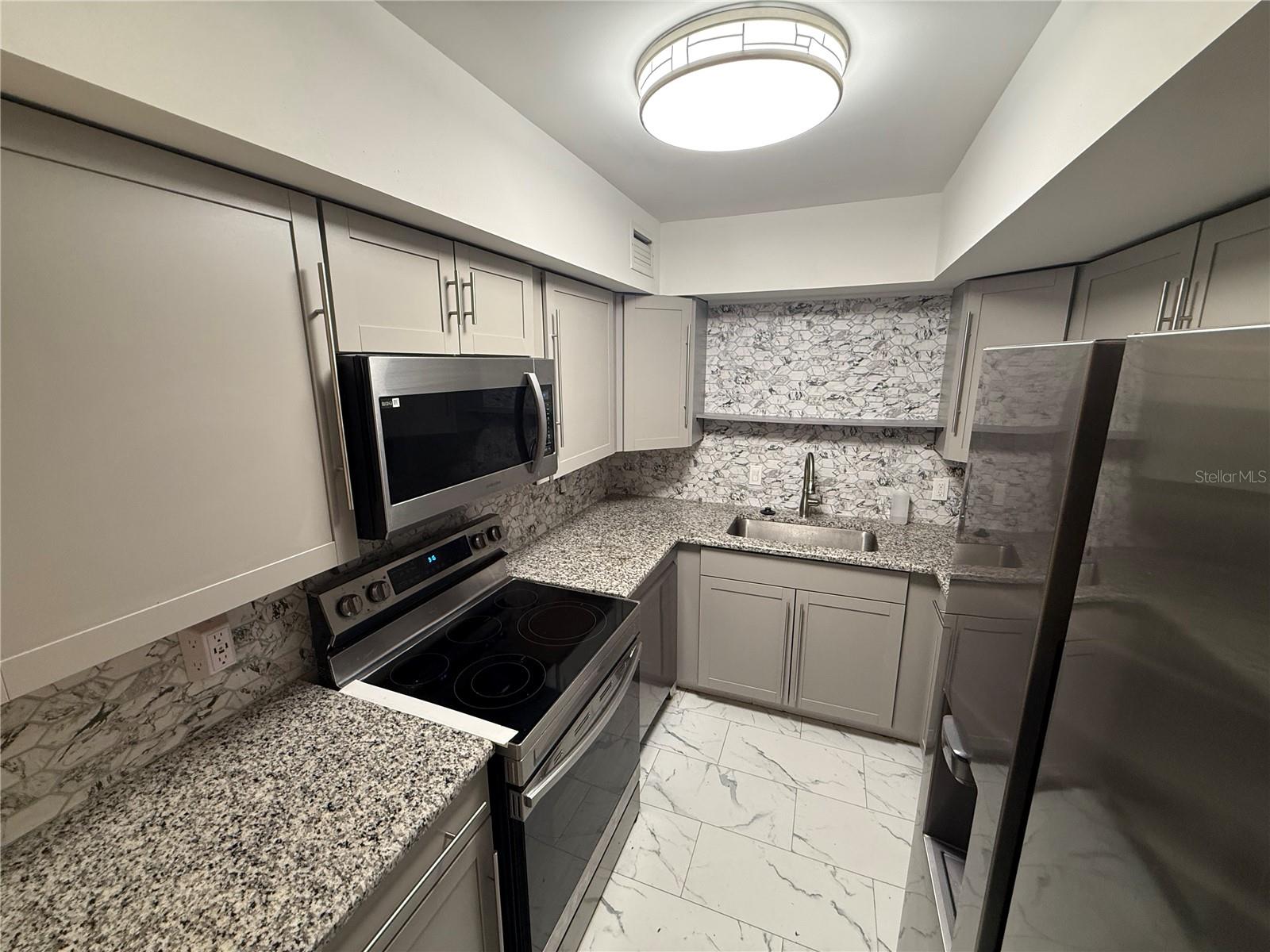 Image 9 of 17 For 21280 Brinson Avenue 203