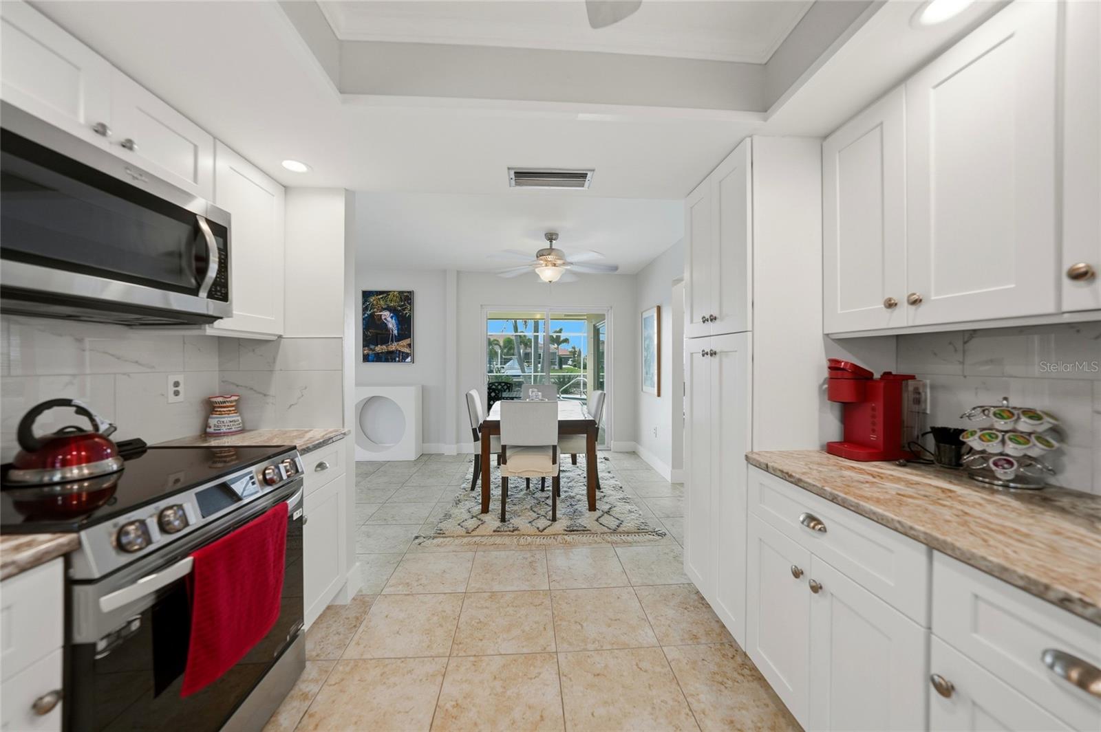 Image 11 of 34 For 495 Belvedere Court