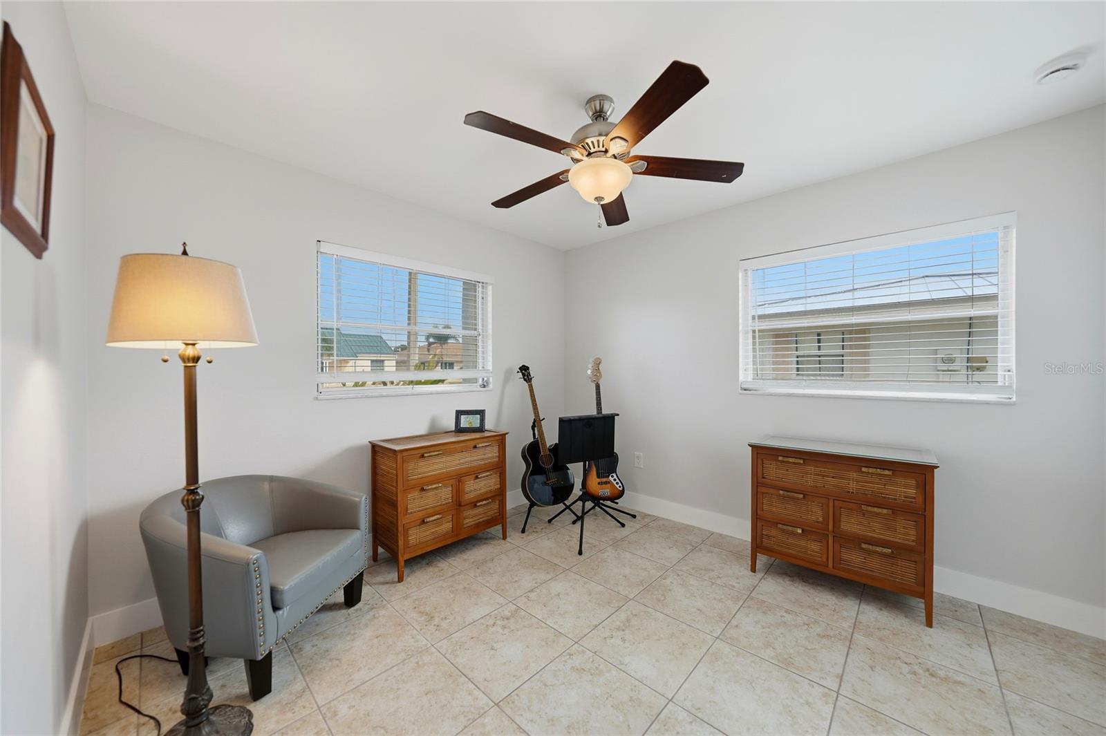 Image 18 of 34 For 495 Belvedere Court