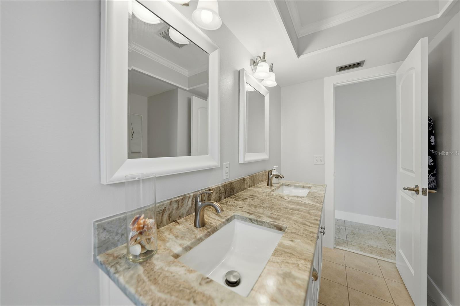 Image 21 of 34 For 495 Belvedere Court