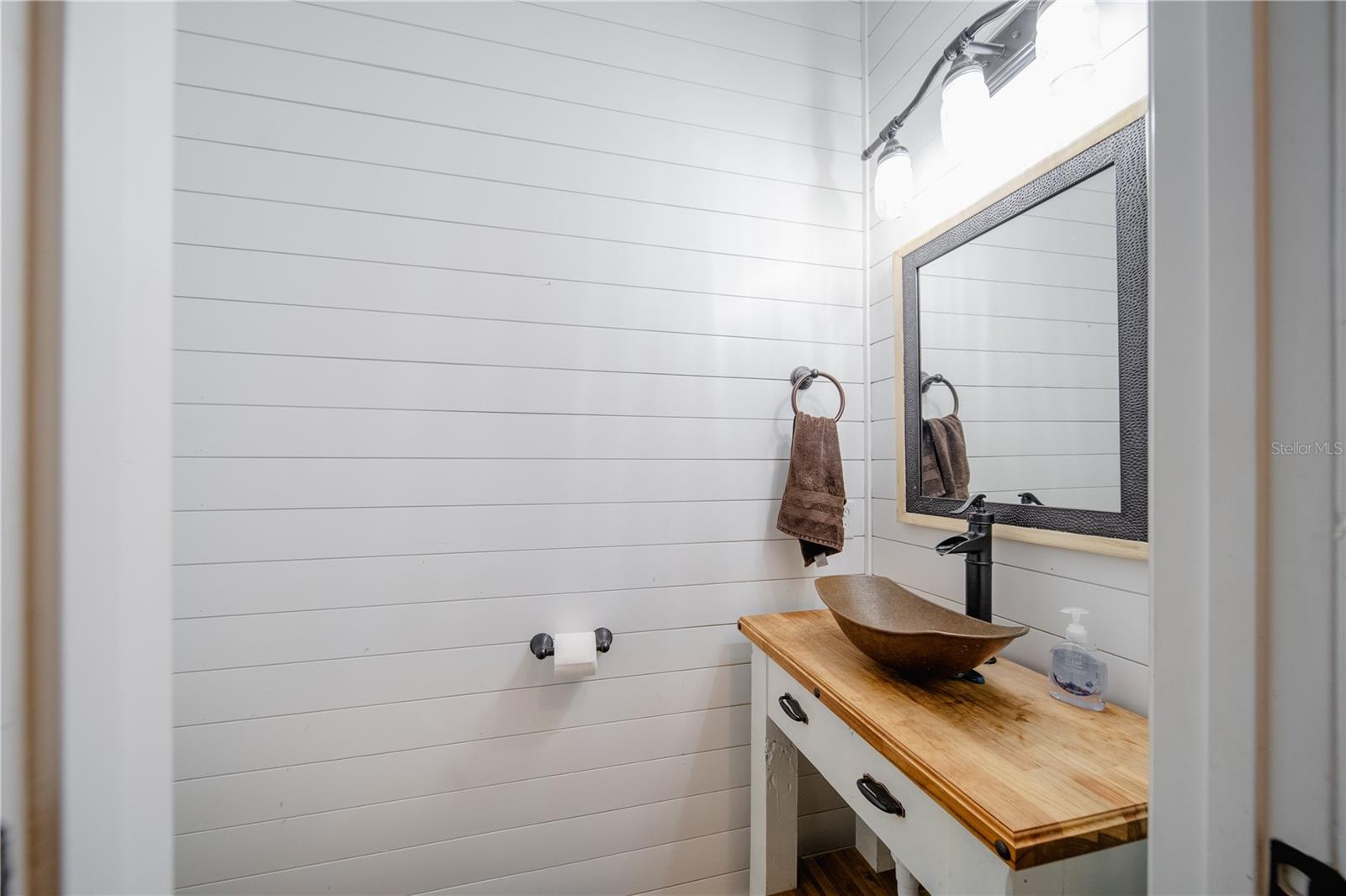 Image 16 of 47 For 2724 Suncoast Lakes Boulevard