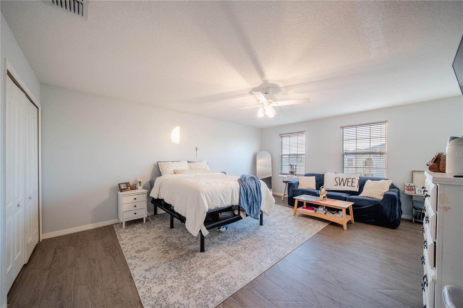 Image 21 of 47 For 2724 Suncoast Lakes Boulevard