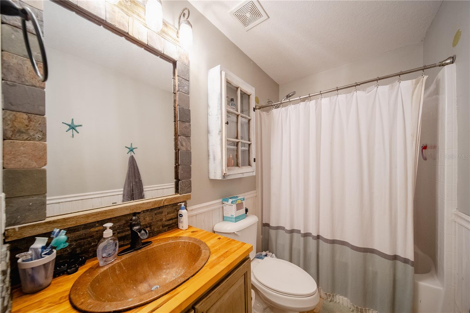 Image 24 of 47 For 2724 Suncoast Lakes Boulevard