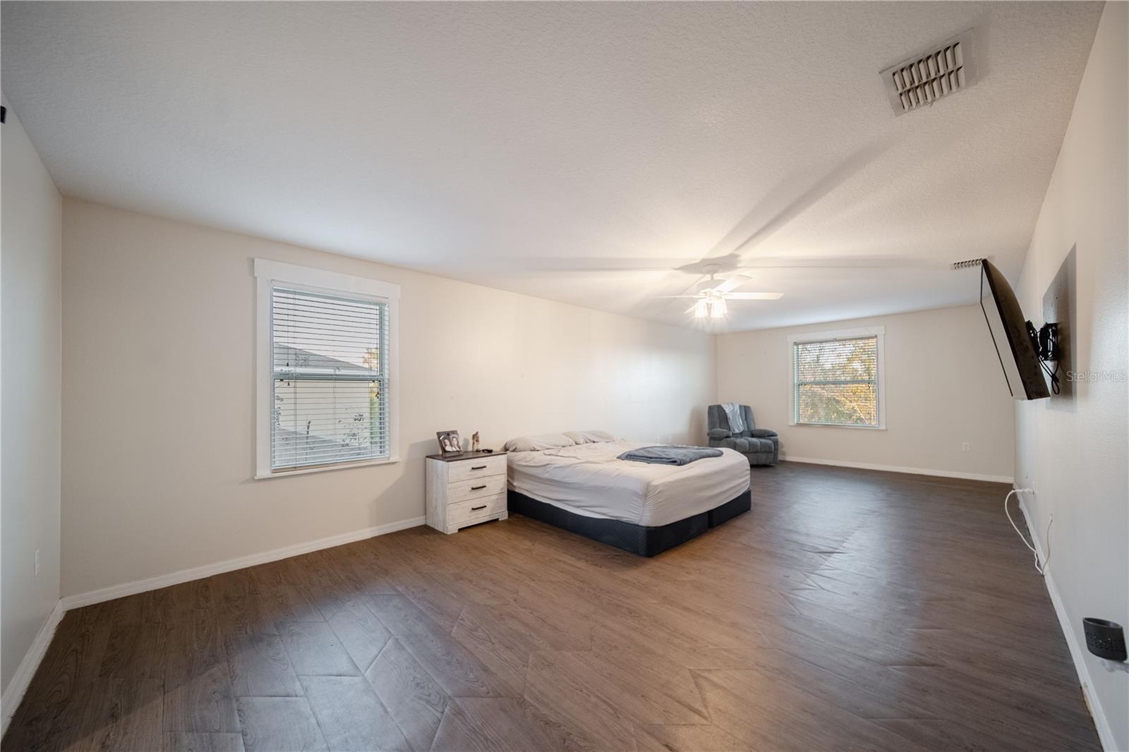 Image 25 of 47 For 2724 Suncoast Lakes Boulevard