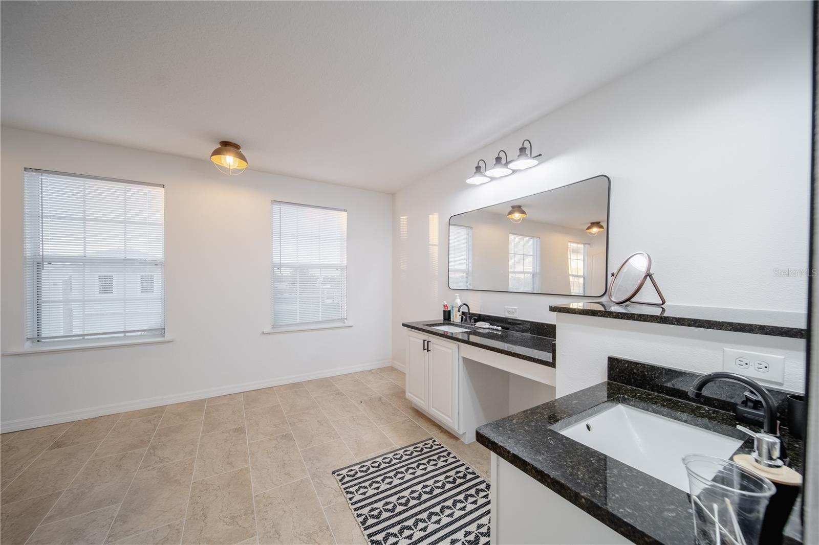 Image 28 of 47 For 2724 Suncoast Lakes Boulevard