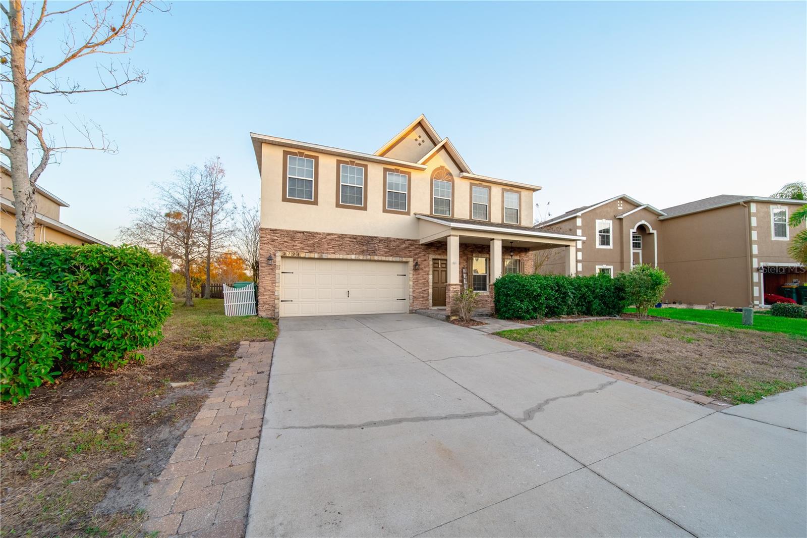 Image 39 of 47 For 2724 Suncoast Lakes Boulevard