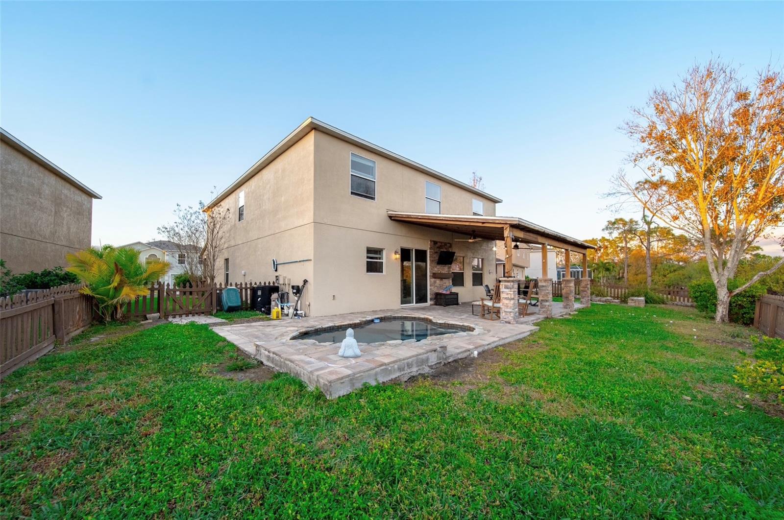 Image 41 of 47 For 2724 Suncoast Lakes Boulevard