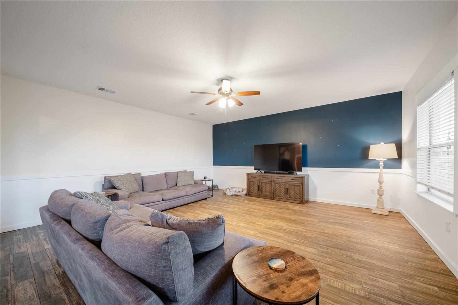 Image 8 of 47 For 2724 Suncoast Lakes Boulevard