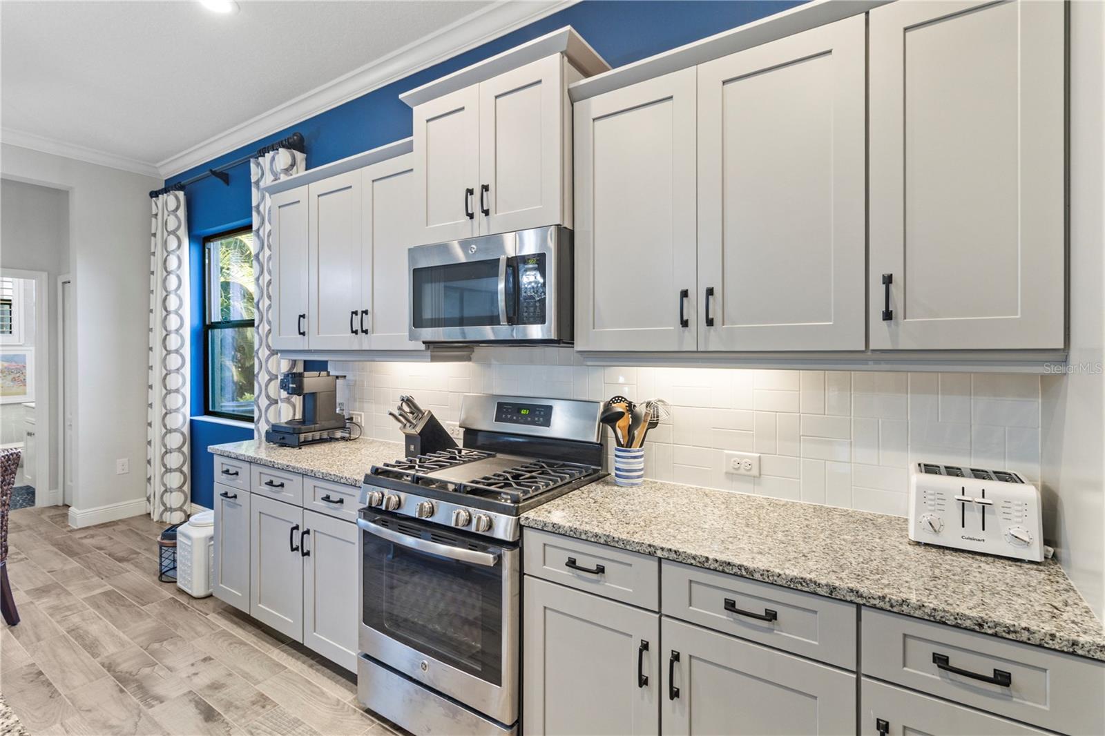 Image 13 of 62 For 26683 Raphis Royale Boulevard