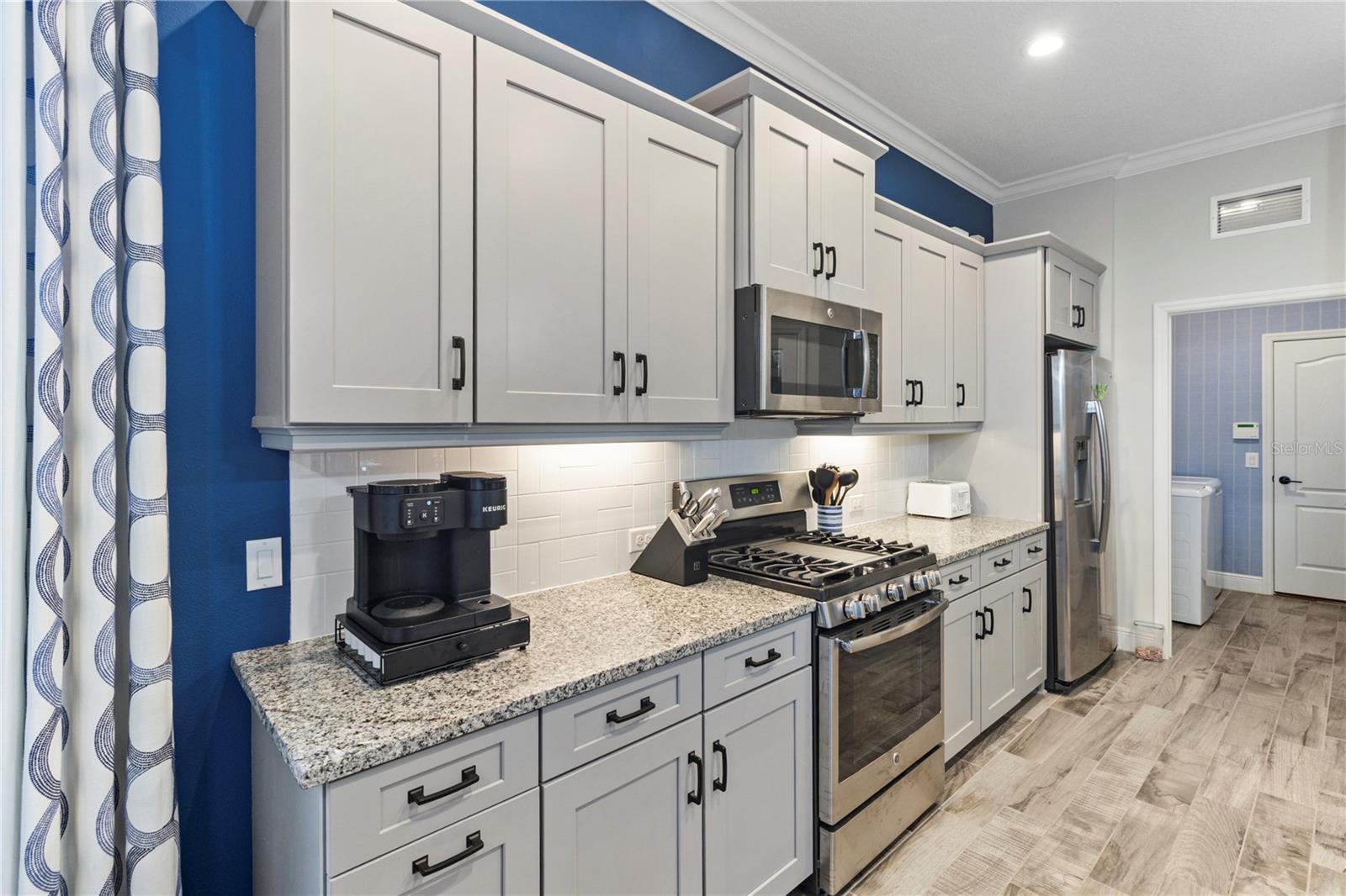 Image 15 of 62 For 26683 Raphis Royale Boulevard