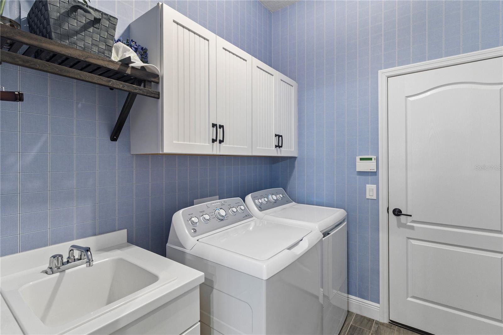 Image 22 of 62 For 26683 Raphis Royale Boulevard