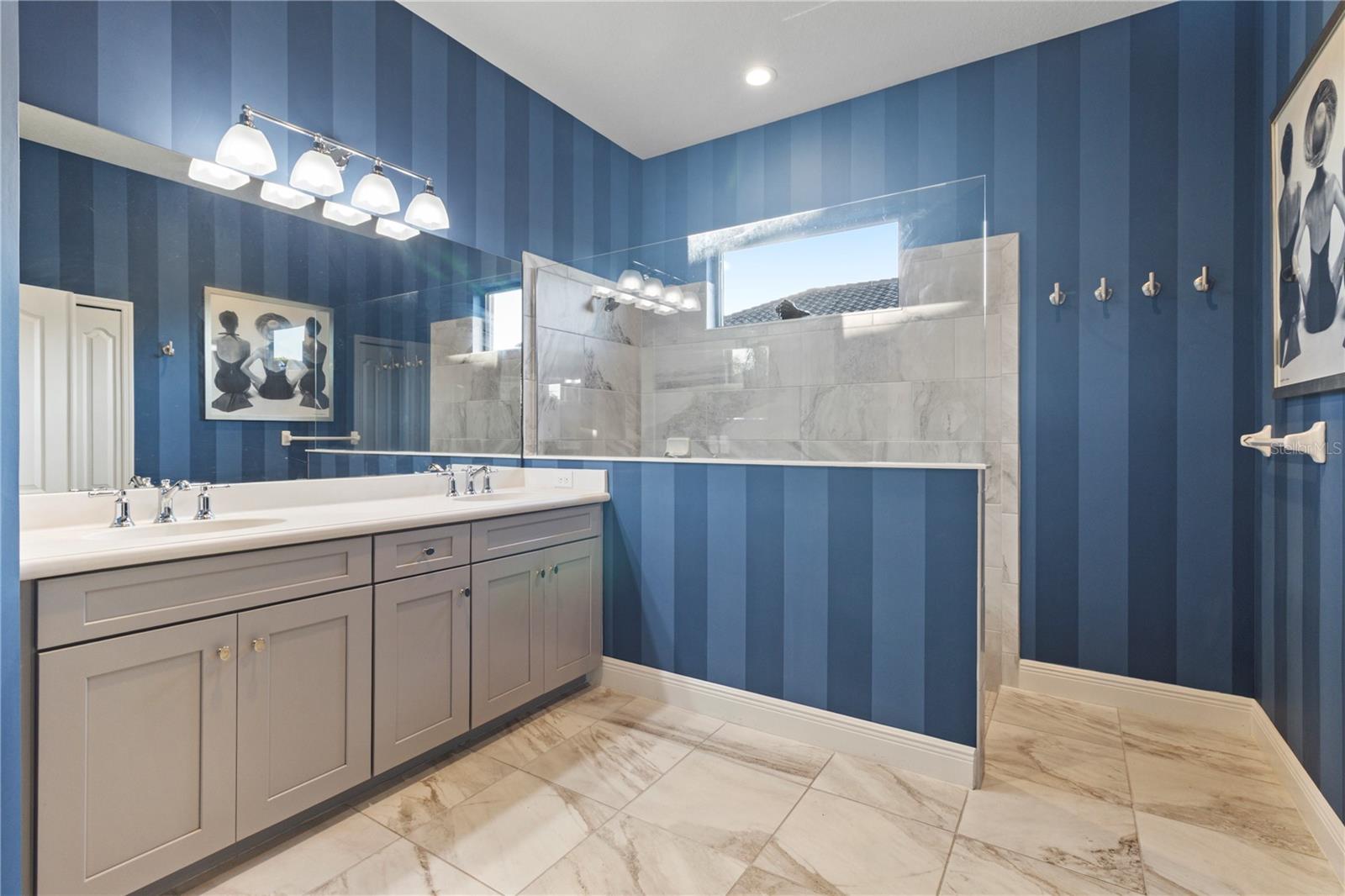 Image 29 of 62 For 26683 Raphis Royale Boulevard