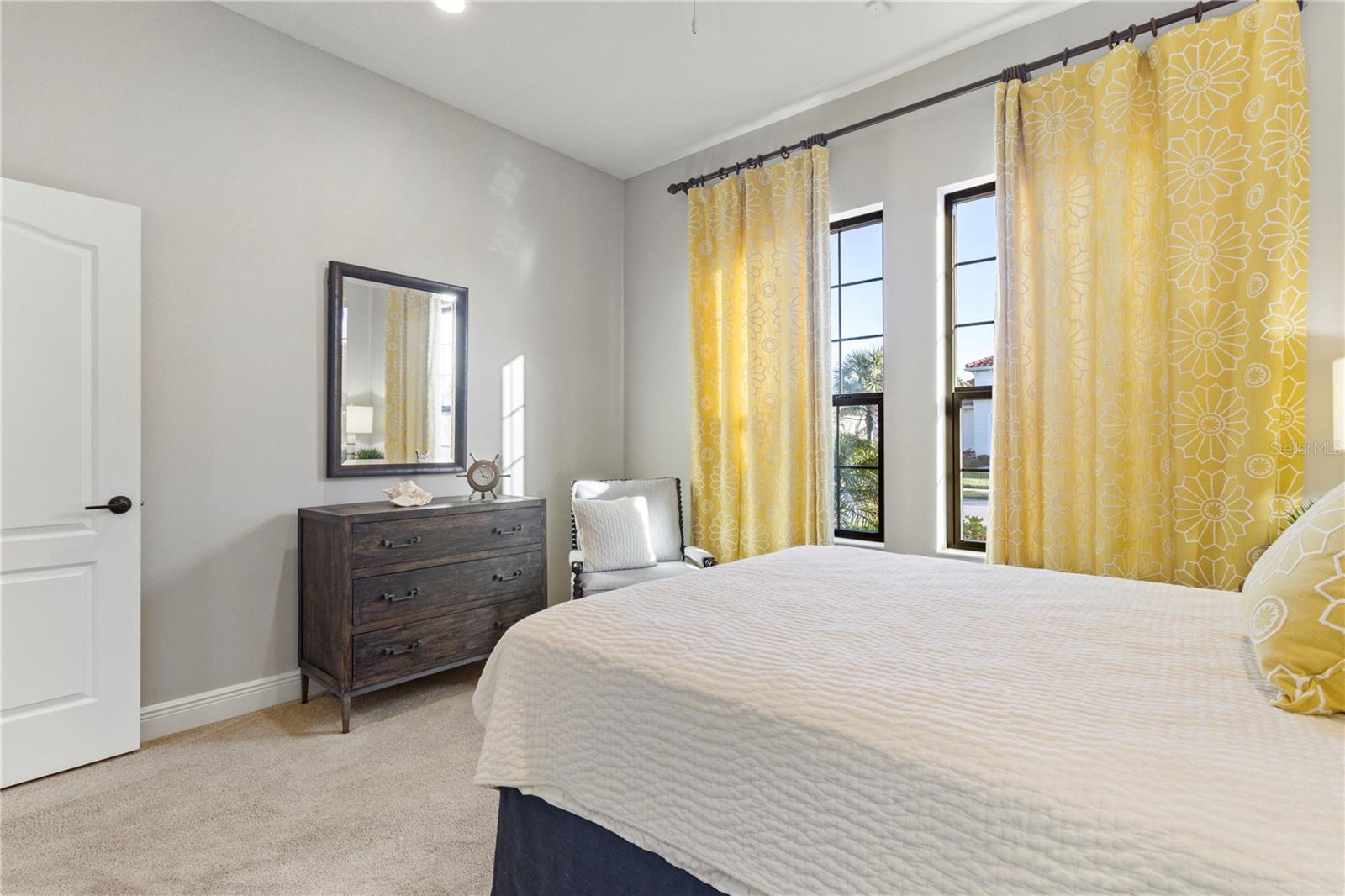 Image 34 of 62 For 26683 Raphis Royale Boulevard