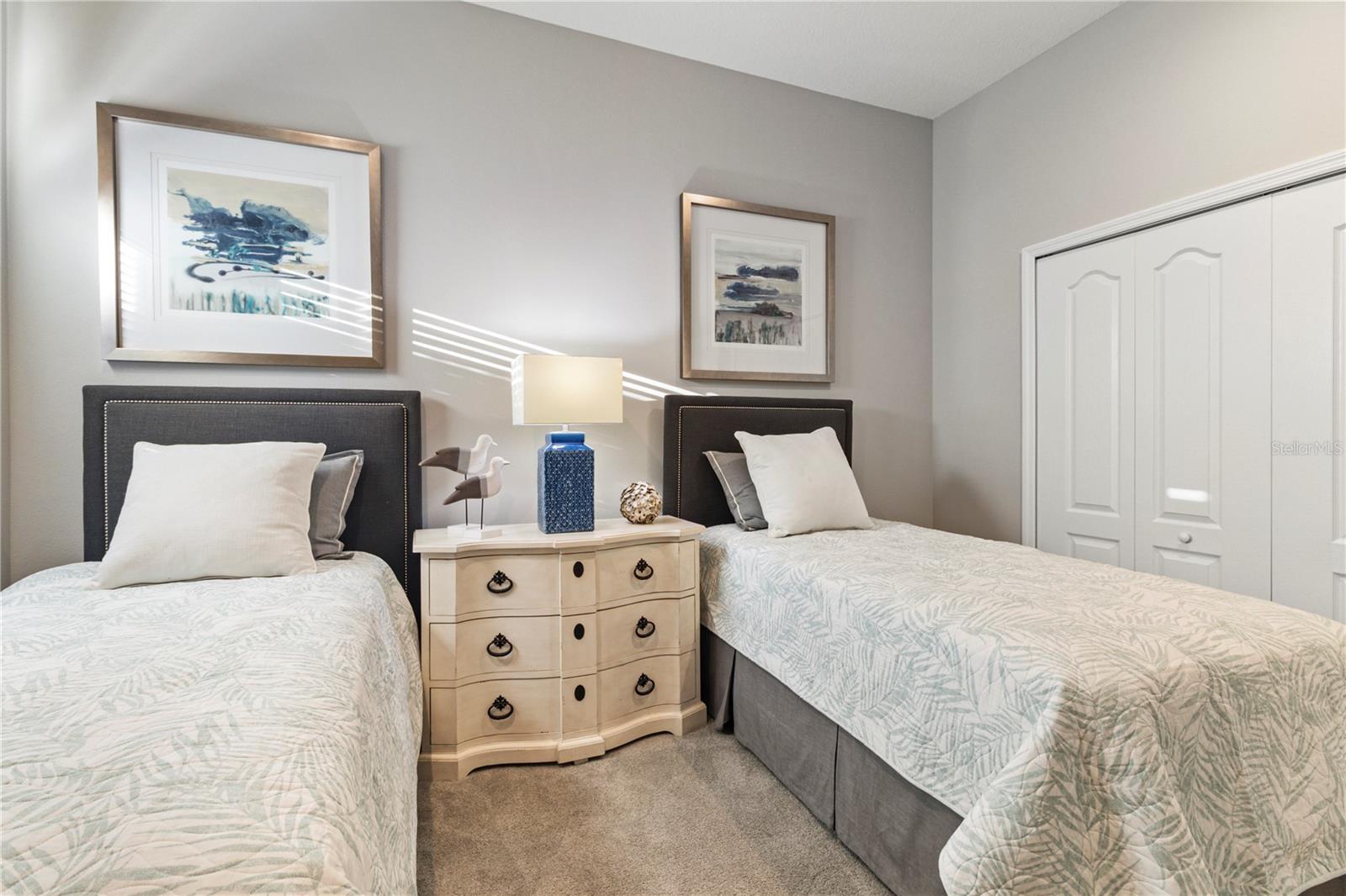 Image 37 of 62 For 26683 Raphis Royale Boulevard