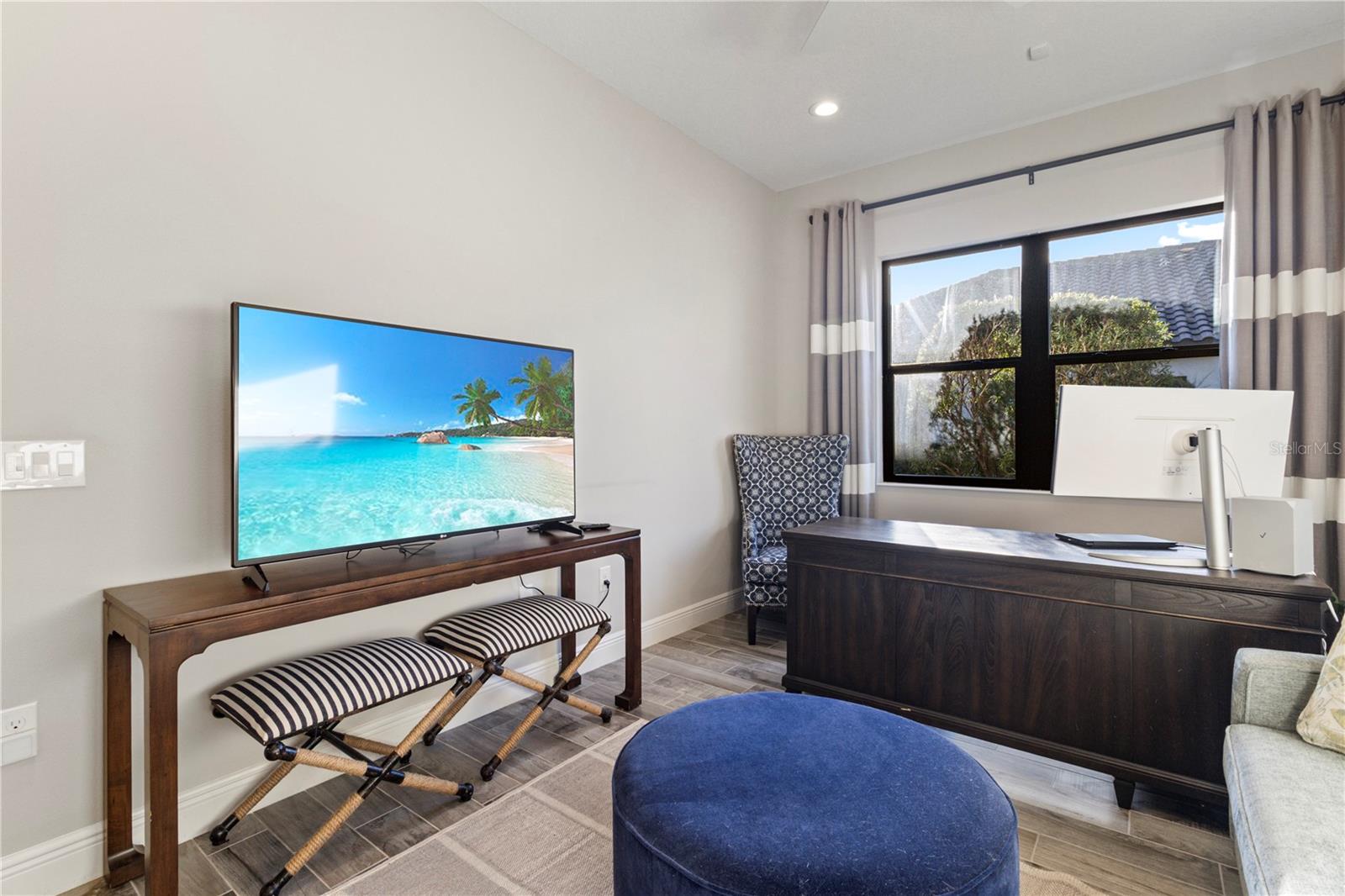 Image 40 of 62 For 26683 Raphis Royale Boulevard