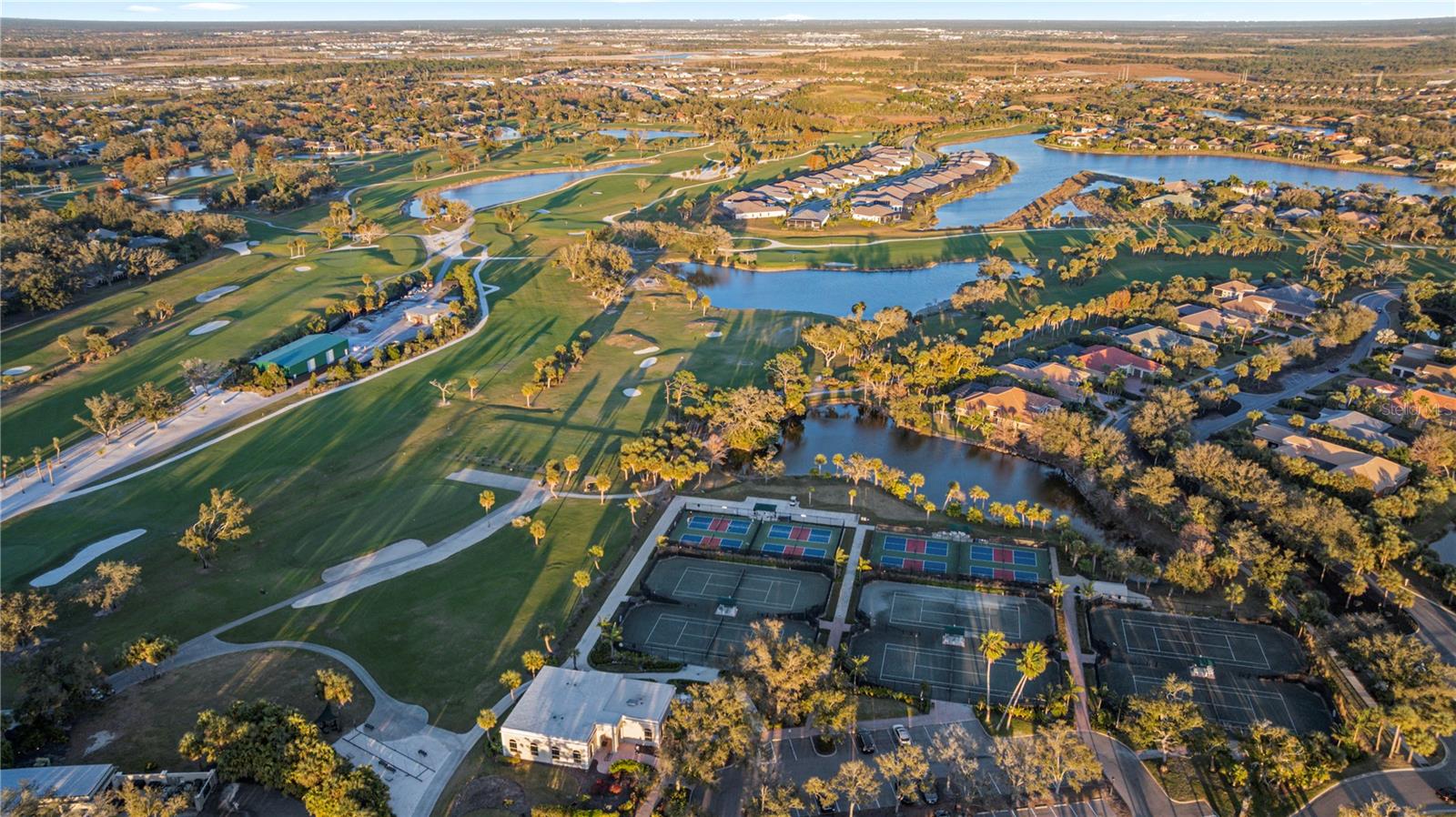 Image 54 of 62 For 26683 Raphis Royale Boulevard