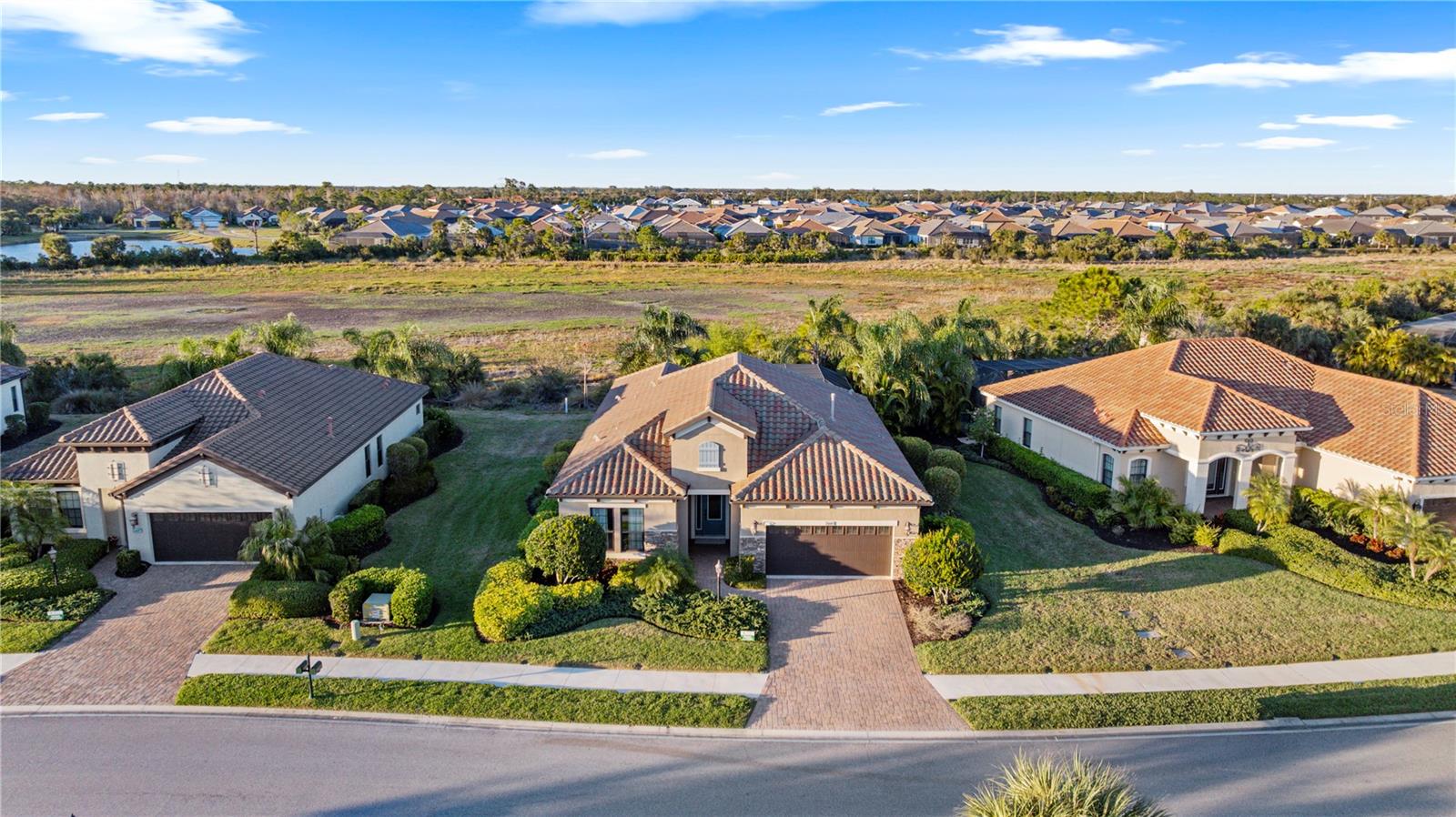 Image 61 of 62 For 26683 Raphis Royale Boulevard