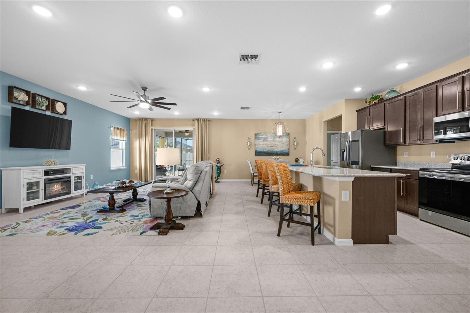 Image 8 of 52 For 2213 7th Place