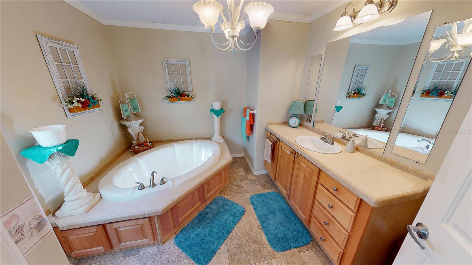 Image 18 of 34 For 10101 Burnt Store Road 141