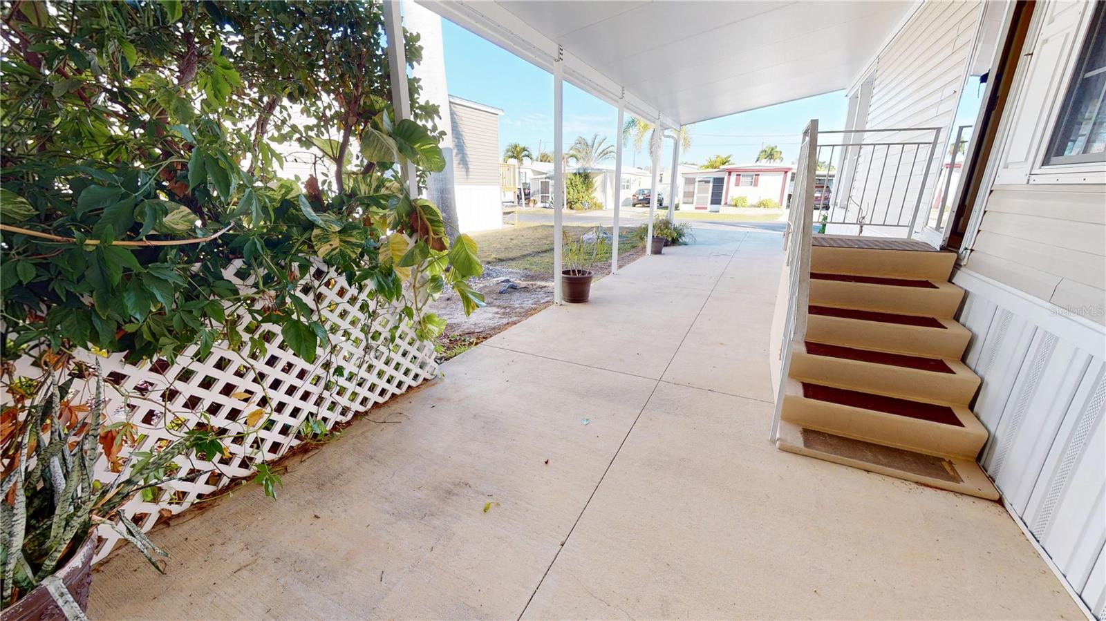 Image 22 of 34 For 10101 Burnt Store Road 141