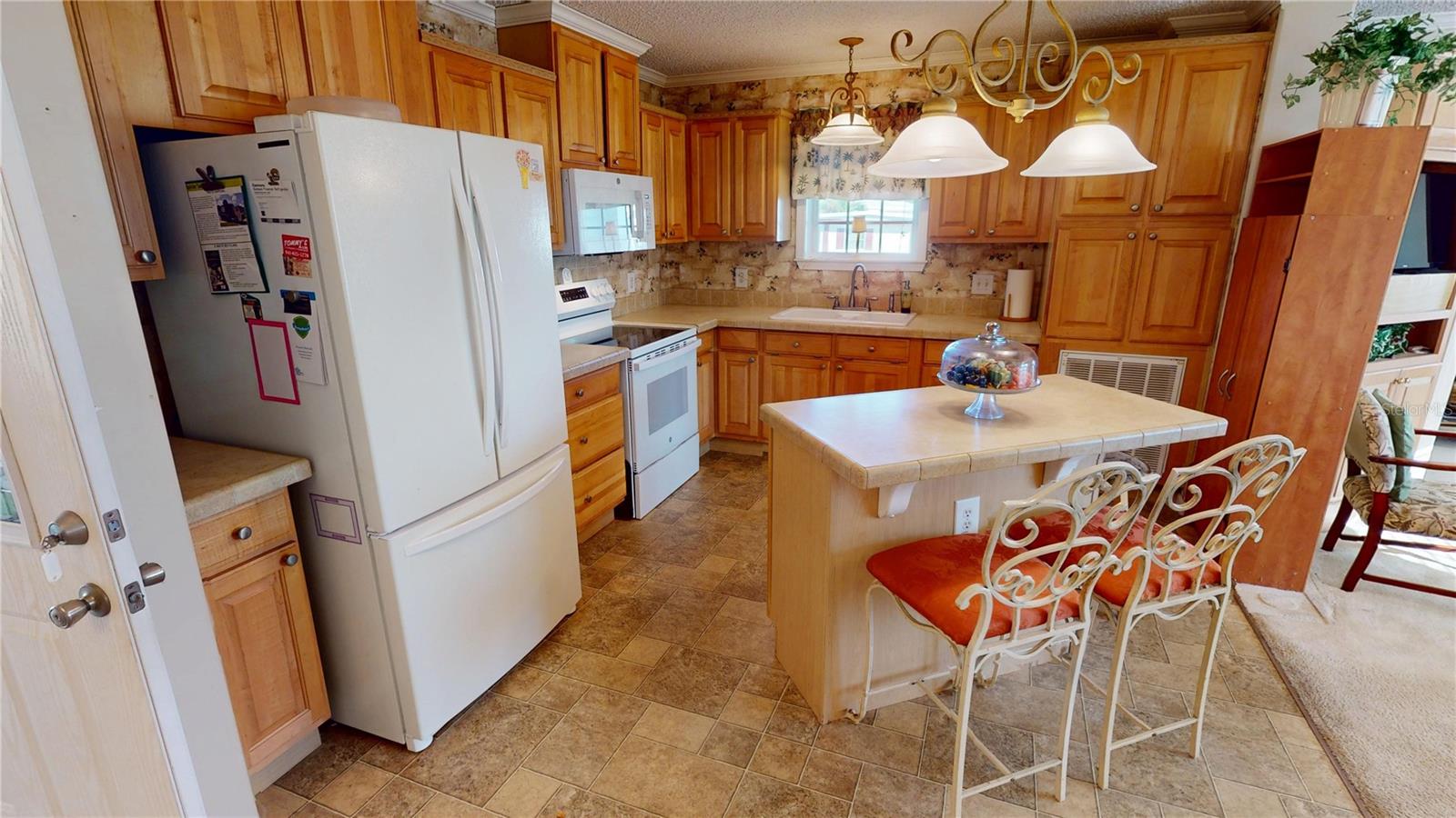 Image 9 of 34 For 10101 Burnt Store Road 141