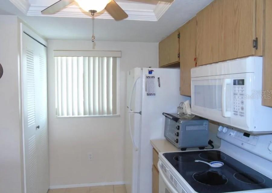 Image 3 of 16 For 12538 Kingsway Circle 806