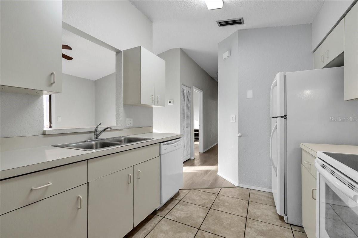 Image 13 of 44 For 22441 Westchester Boulevard 1500g