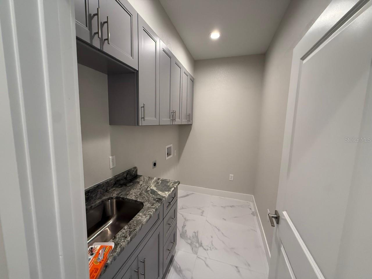 Image 14 of 18 For 14396 & 14422 Chamberlain Boulevard