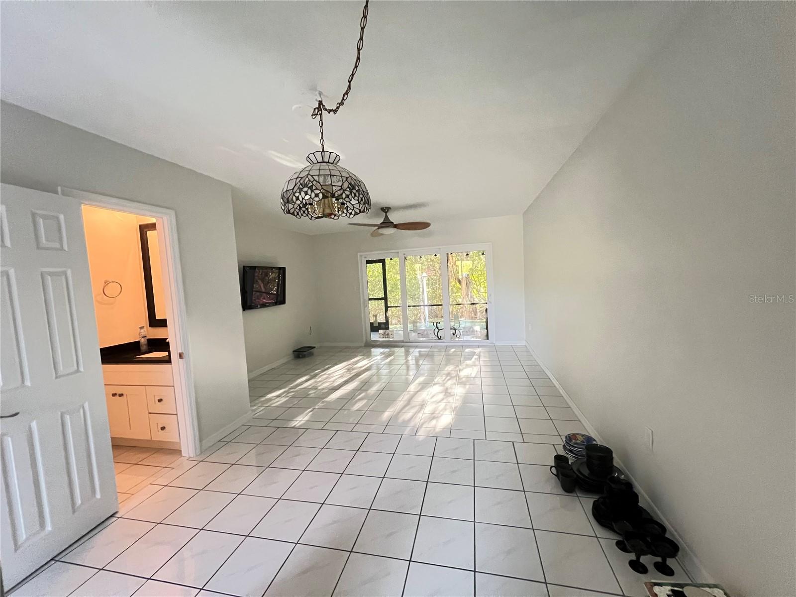 Image 10 of 47 For 1020 Marion Avenue 52