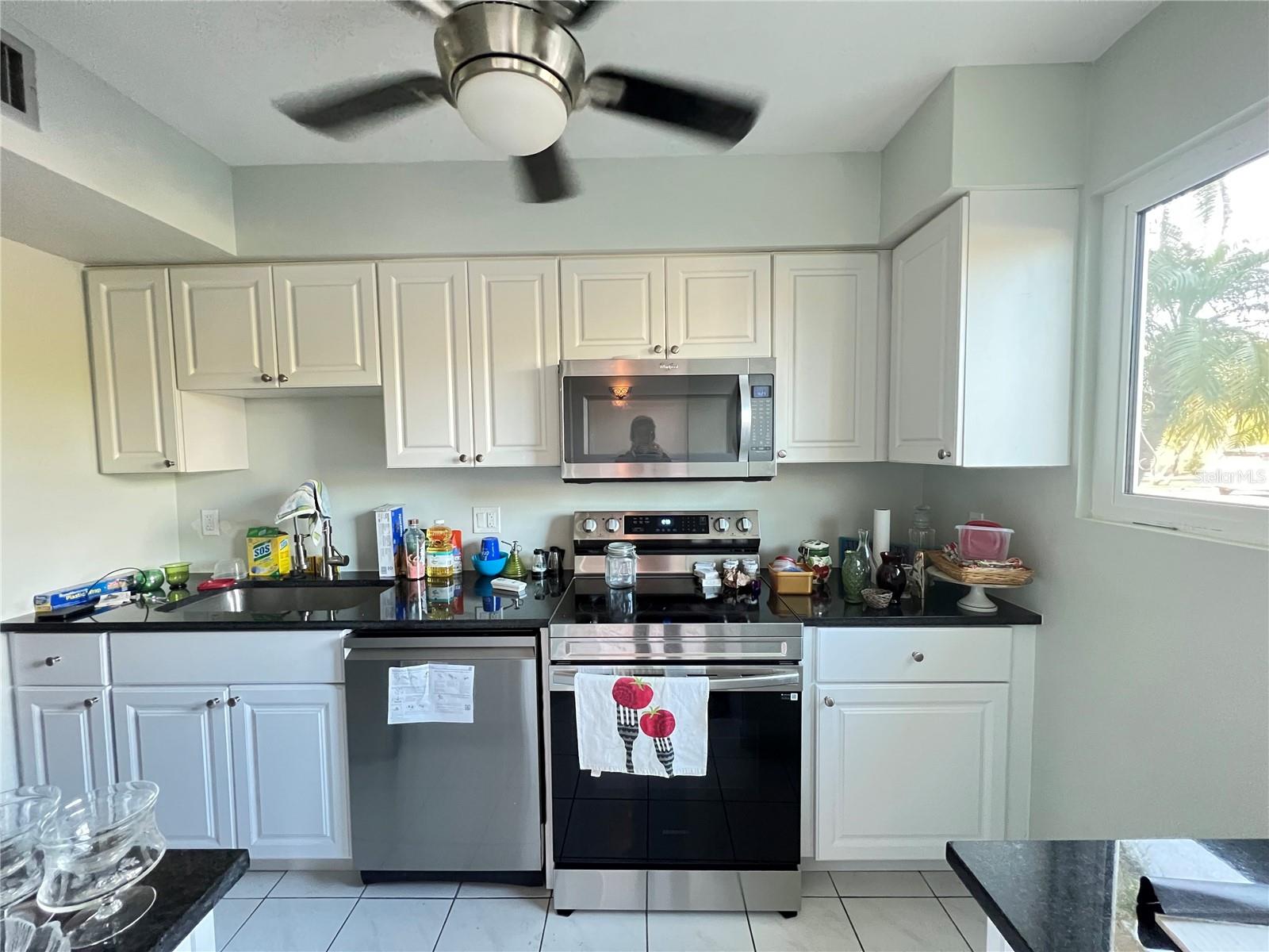 Image 5 of 47 For 1020 Marion Avenue 52