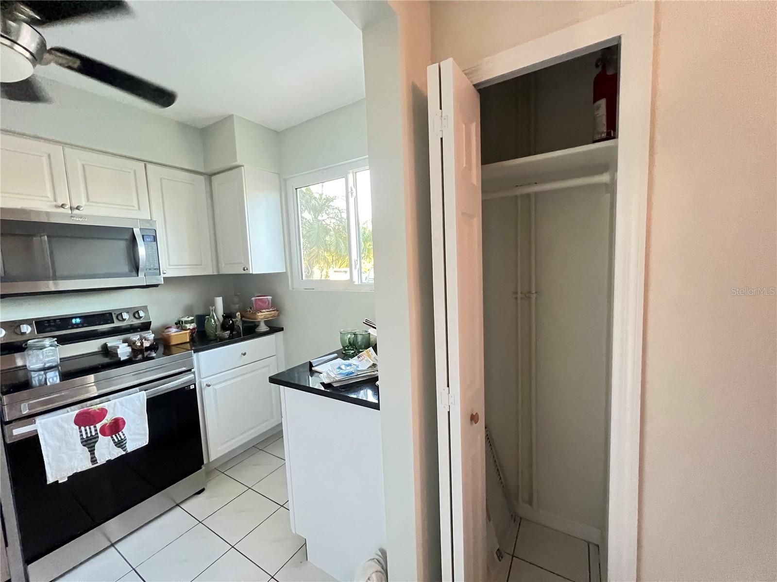 Image 6 of 47 For 1020 Marion Avenue 52