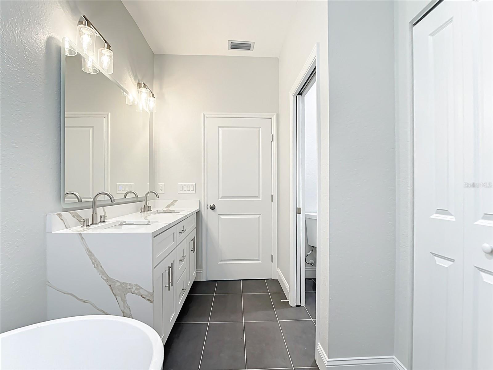 Image 14 of 44 For 6231 Rowe Street