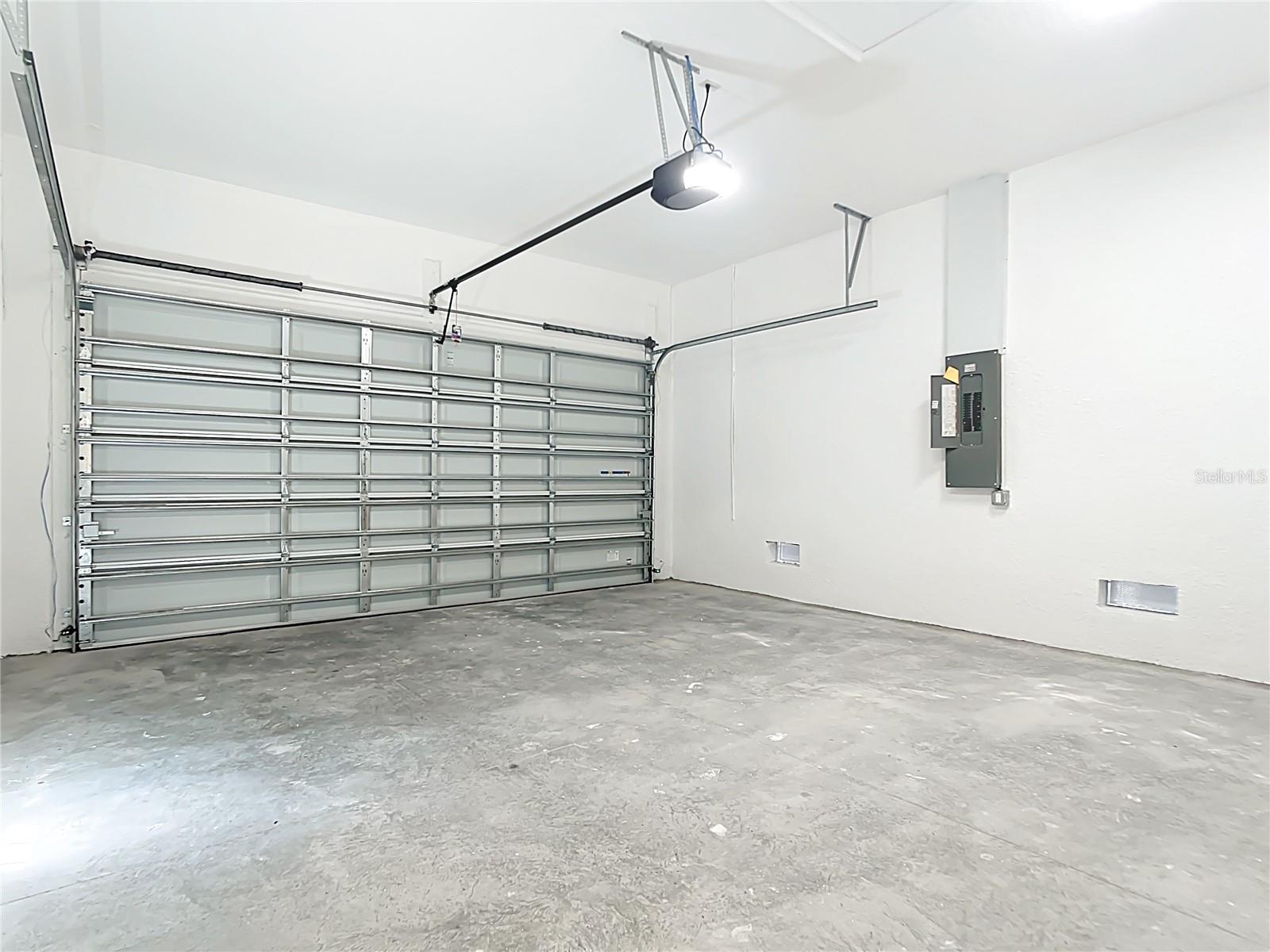 Image 6 of 44 For 6231 Rowe Street