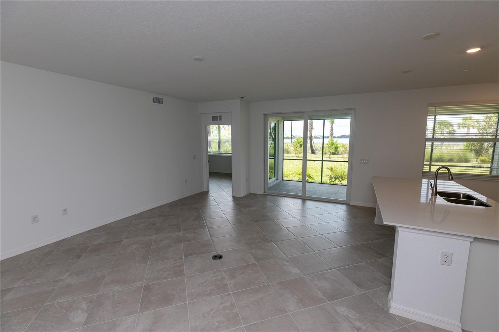 Image 10 of 28 For 16524 Kingwood Lane 3112