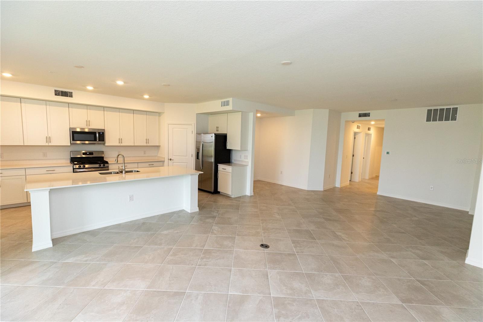 Image 11 of 28 For 16524 Kingwood Lane 3112