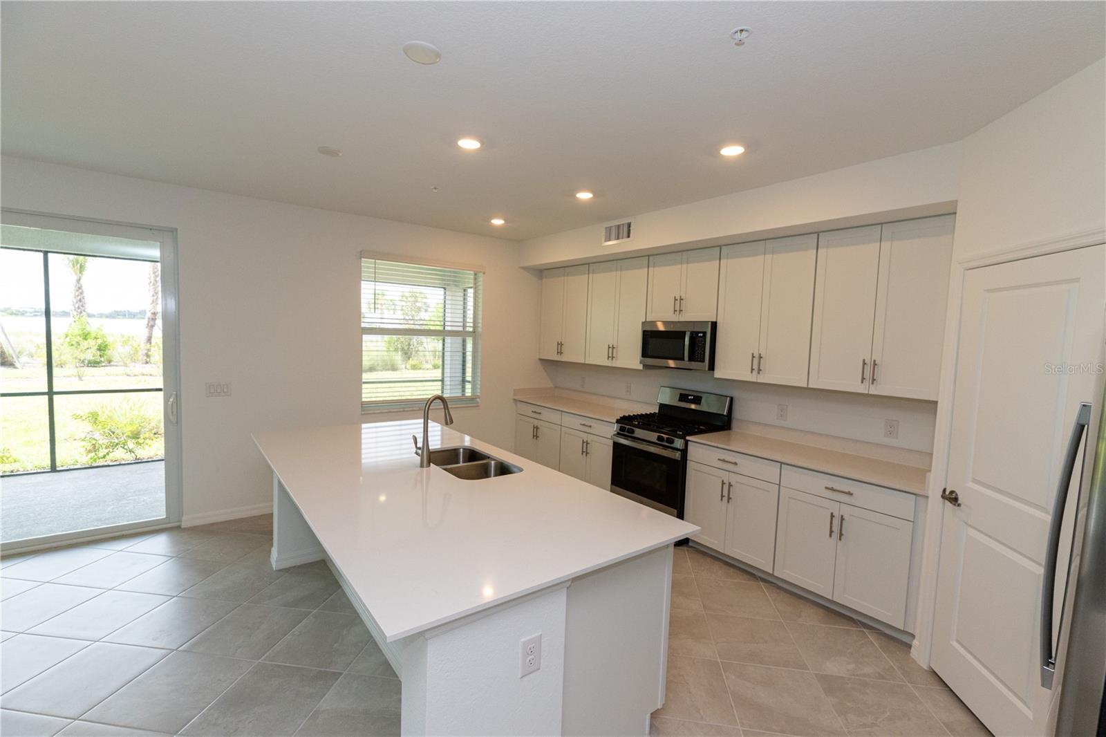 Image 13 of 28 For 16524 Kingwood Lane 3112