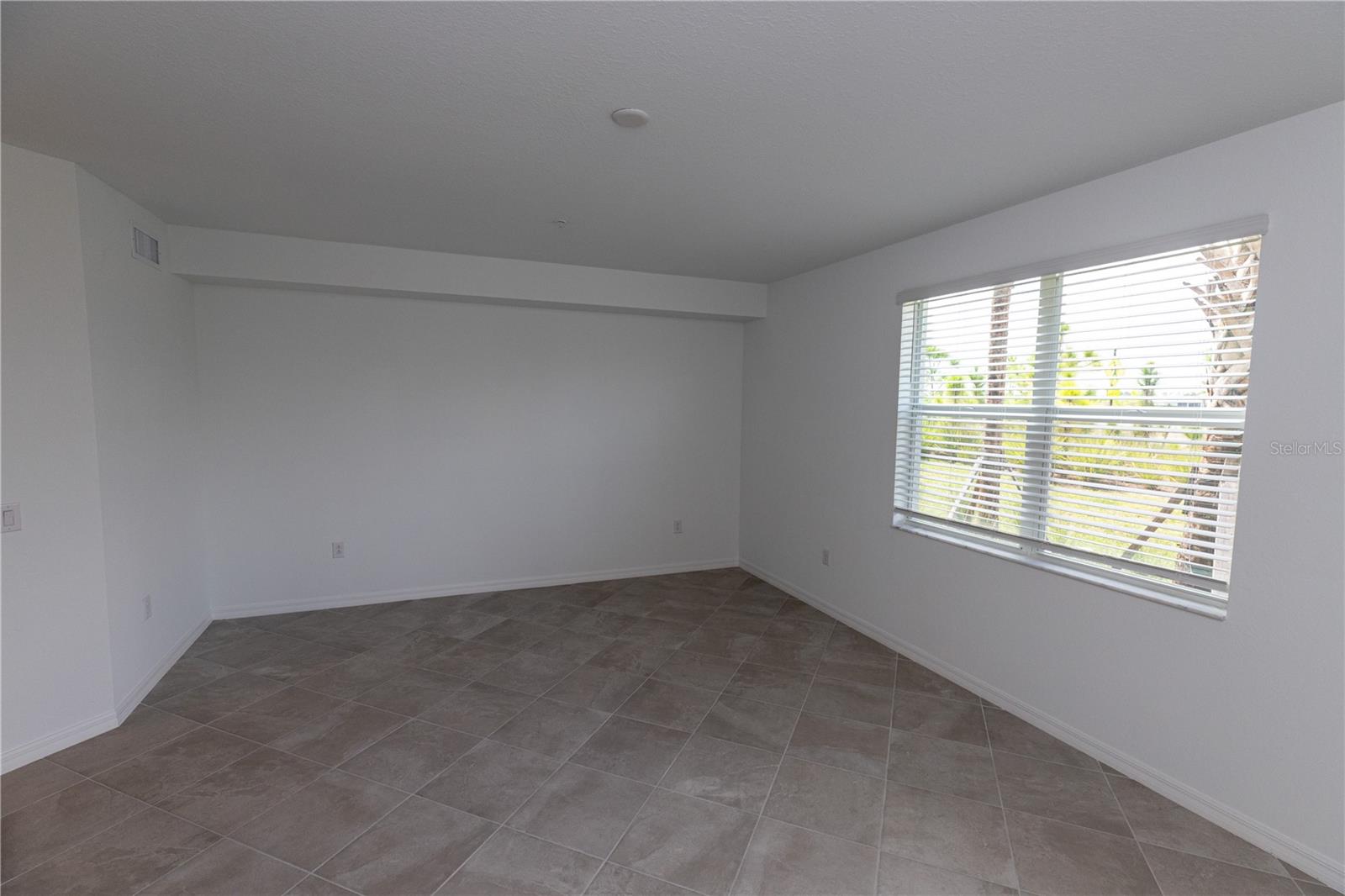 Image 19 of 28 For 16524 Kingwood Lane 3112