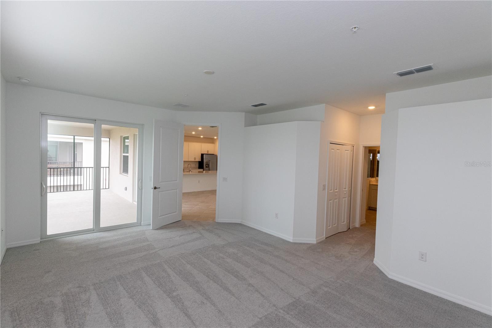 Image 12 of 27 For 16572 Kingwood Lane 3622