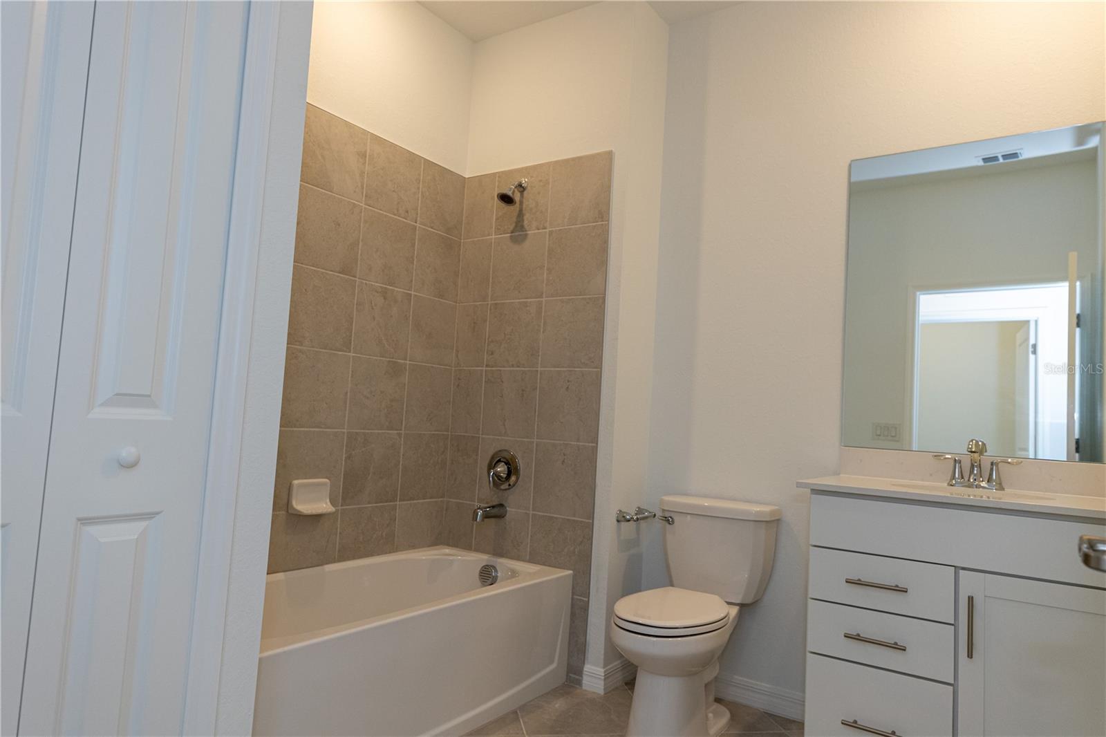 Image 18 of 27 For 16572 Kingwood Lane 3622